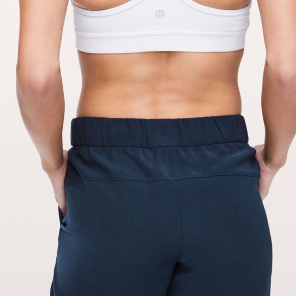 Lululemon Women’s On The Fly Cropped Drawstring Pants 23" | True Navy | Size 2 - Picture 14 of 15